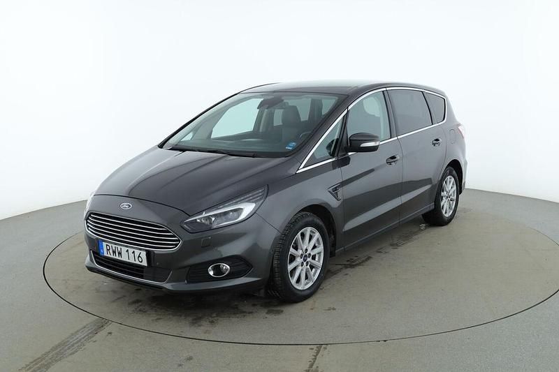 Grå Begagnad 2018 Ford S-MAX Titanium Minibuss | 196 000 kr (Marknadspris) - Bild 1/3