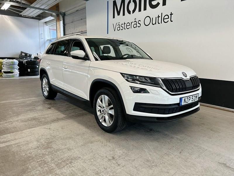 Vit (candy white) Begagnad 2019 Skoda Kodiaq Business Line SUV | 289 900 kr (Marknadspris) - Bild 1/3