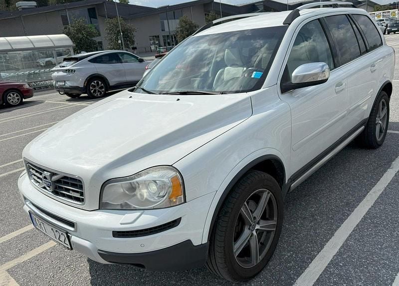 Vit Begagnad 2011 Volvo XC90 R-Design SUV | 95 000 kr (Bra pris) - Bild 1/4
