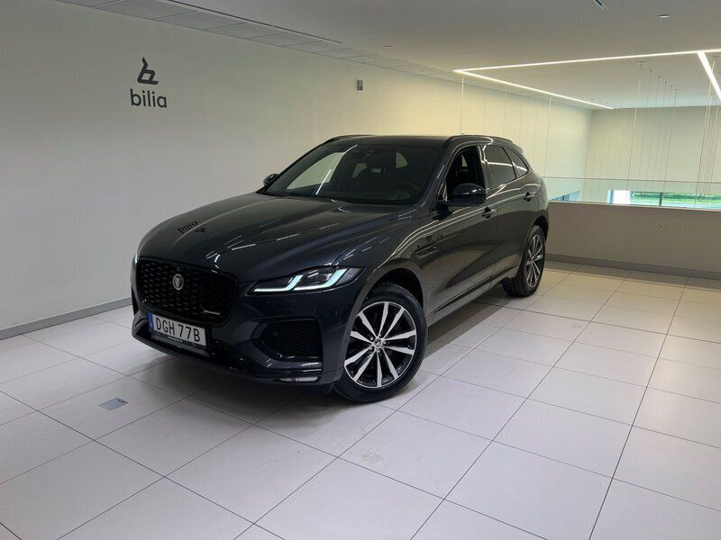 Grå Begagnad 2023 Jaguar F-Pace R-Dynamic SUV | 699 000 kr (Bra pris) - Bild 1/4