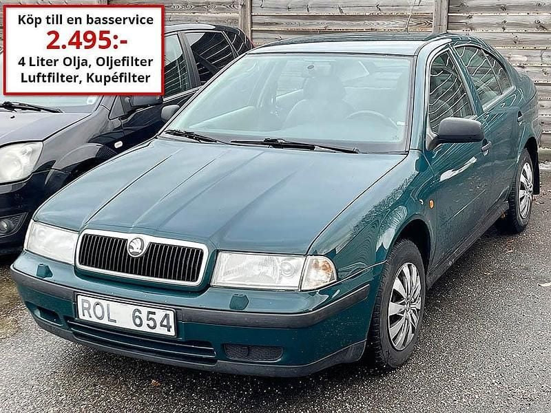 Begagnad Skoda Octavia 75 HK (55 kW) 2000 Mörkgrön Halvkombi