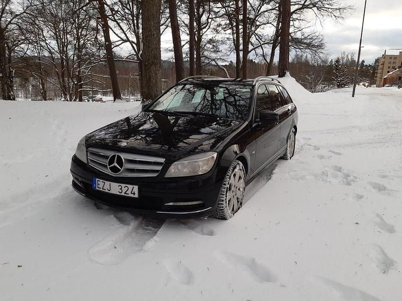 Begagnad Mercedes C180 Avantgarde 156 HK (114 kW) 2010 Svart Kombi