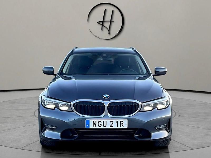 Begagnad BMW 330 Sport Line 292 HK (214 kW) 2021 Grå Kombi