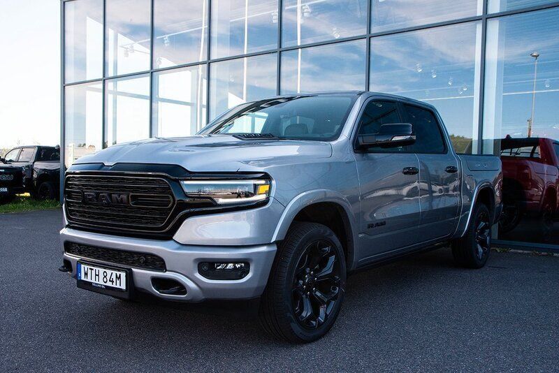Silver Ny 2024 Dodge Ram Limited Pickup | 1 211 250 kr - Bild 1/4