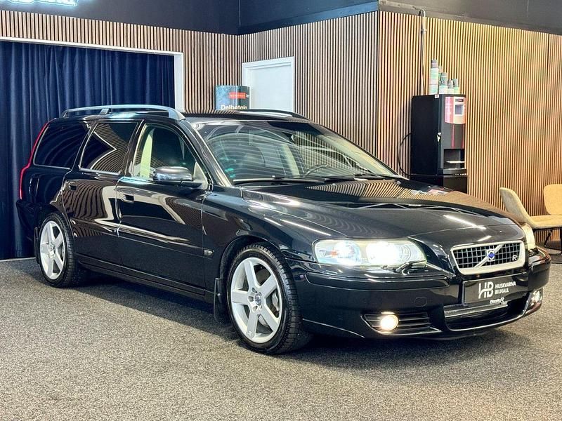 Svart Begagnad 2004 Volvo V70 Kombi | 189 900 kr - Bild 1/4