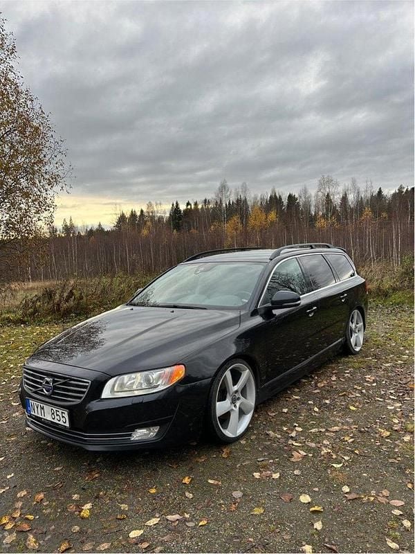 Svart Begagnad 2014 Volvo V70 Kombi | 100 000 kr (Marknadspris) - Bild 1/4