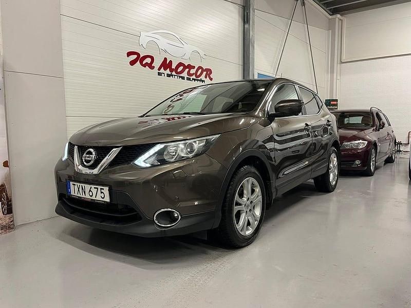 Brun Begagnad 2016 Nissan Qashqai SUV | 139 900 kr (Marknadspris) - Bild 1/4