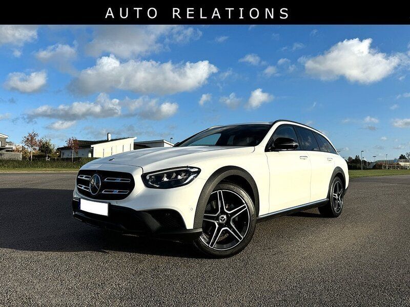 Begagnad 2022 Mercedes E220 Kombi | 469 900 kr (Dyr) - Bild 1/4