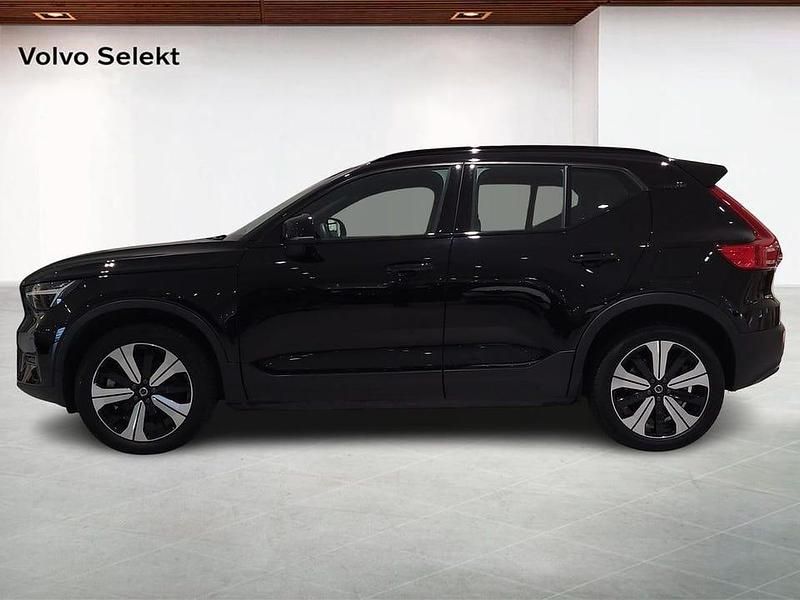 Begagnad Volvo XC40 Core 175 kW (238 HK) 2023 Svart SUV