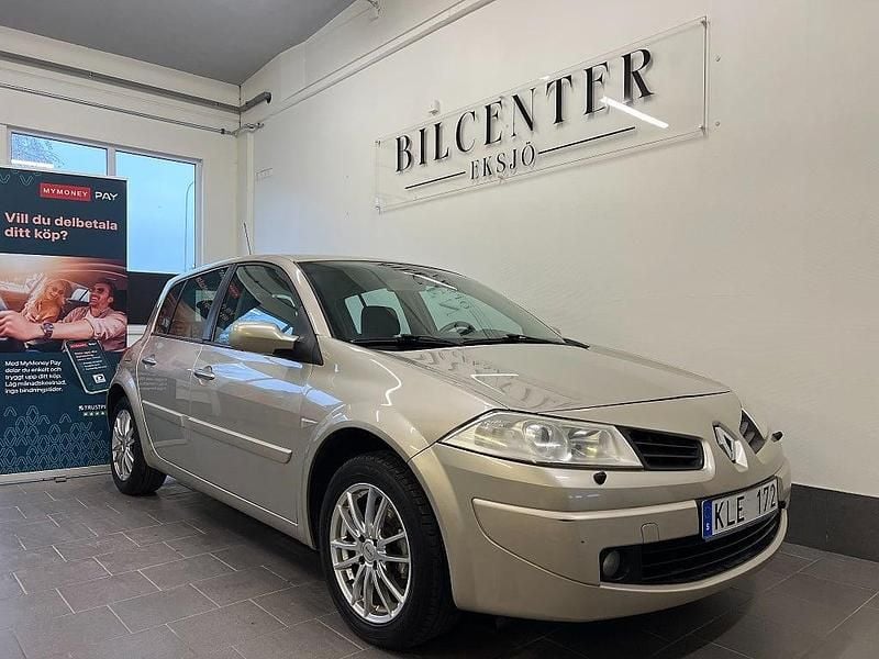 Ljusbrun Begagnad 2008 Renault Mégane III Halvkombi | 35 900 kr (Marknadspris) - Bild 1/4