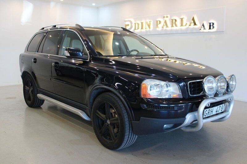 Mörkblå (blå) Begagnad 2008 Volvo XC90 SUV | 89 900 kr (Marknadspris) - Bild 1/4