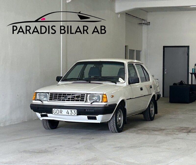 Vit Begagnad 1984 Volvo 360 Sedan | 89 000 kr - Bild 1/4