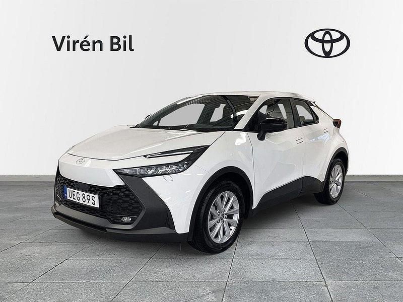 Vit Begagnad 2024 Toyota C-HR Active SUV | 349 000 kr (Bra pris) - Bild 1/4