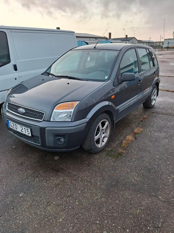 Begagnad 2008 Ford Fusion Halvkombi | 7 000 kr (Superpris) - Bild 1/2