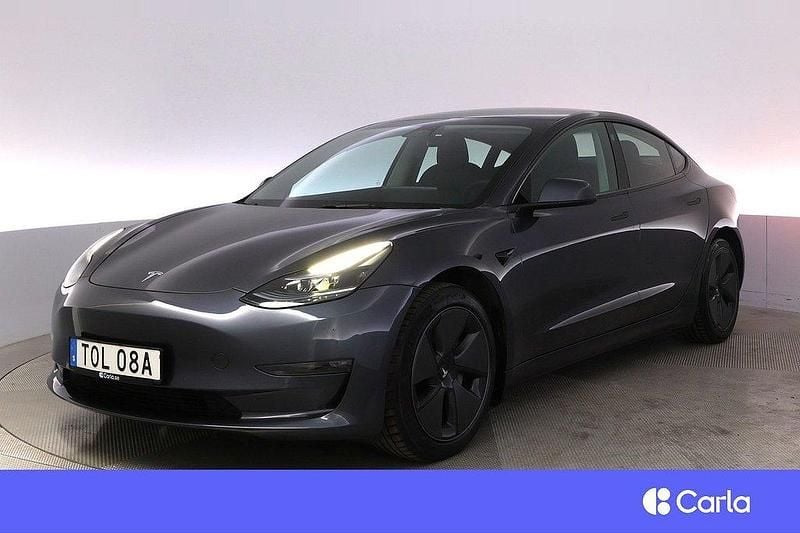 Grå Begagnad 2022 Tesla Model 3 Long Range Sedan | 345 900 kr (Lite dyr) - Bild 1/4