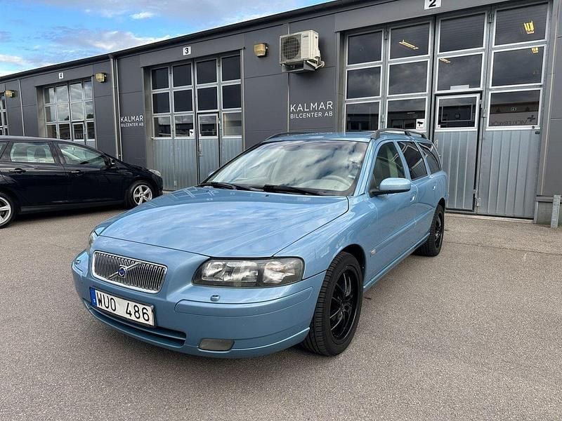 Blå Begagnad 2005 Volvo V70 Momentum Kombi | 54 900 kr (Dyr) - Bild 1/4
