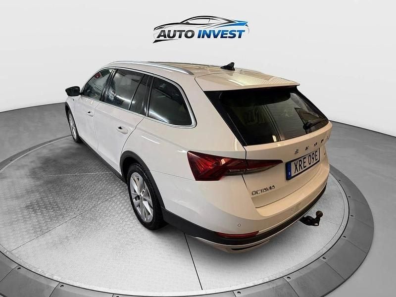 Begagnad Skoda Octavia Scout 200 HK (147 kW) 2023 Vit Kombi