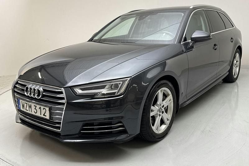 Grå Begagnad 2017 Audi A4 Sport Sedan | 184 000 kr (Marknadspris) - Bild 1/4