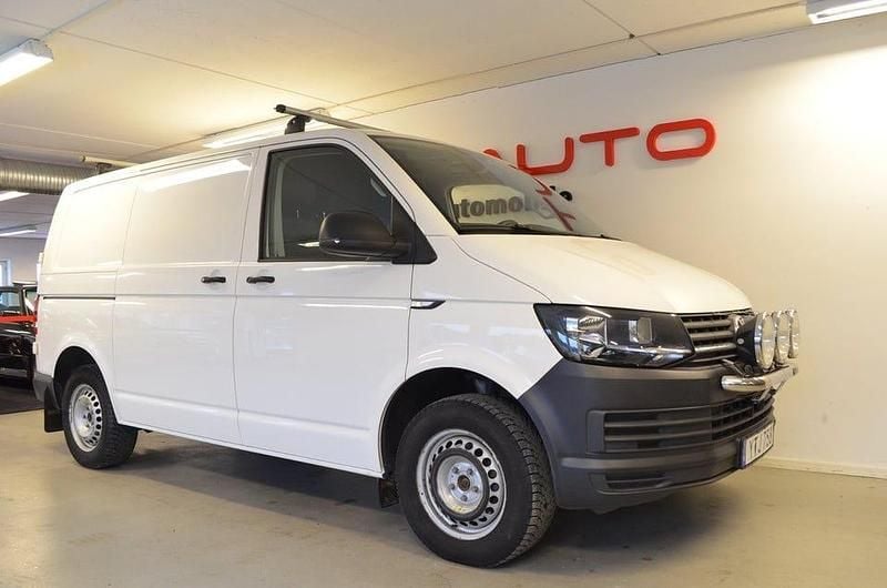 Vit Begagnad 2018 VW T6 Van | 139 900 kr (Superpris) - Bild 1/4