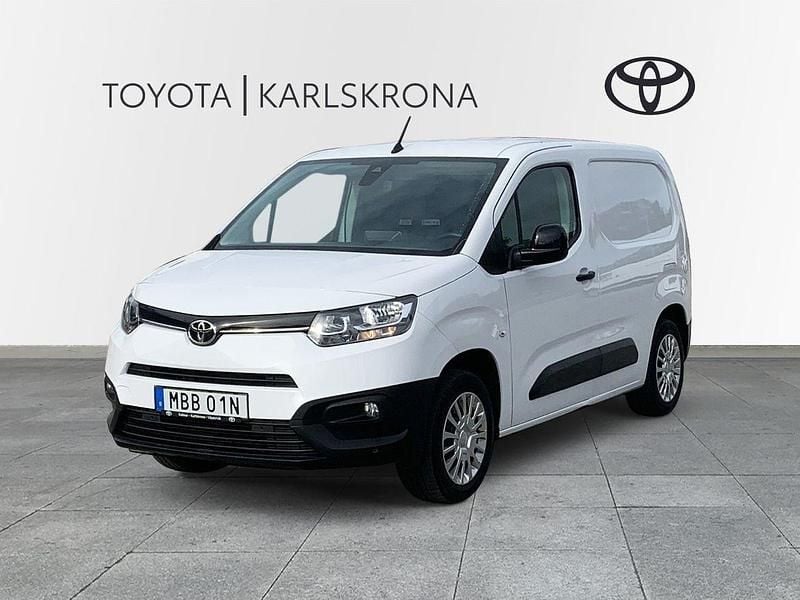 Vit Begagnad 2023 Toyota Proace City City Van | 229 000 kr (Marknadspris) - Bild 1/4