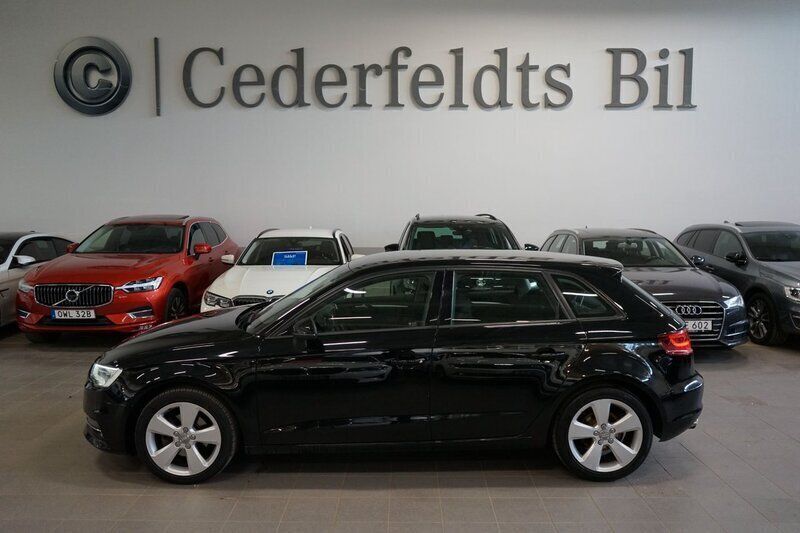 Svart Begagnad 2013 Audi A3 Sportback Ambition Halvkombi | 149 900 kr (Marknadspris) - Bild 1/4