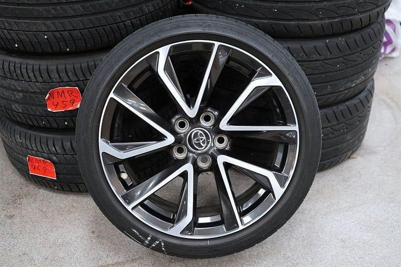 Begagnad Toyota Corolla Executive 184 HK (135 kW) 2019 Rödmetallic Kombi