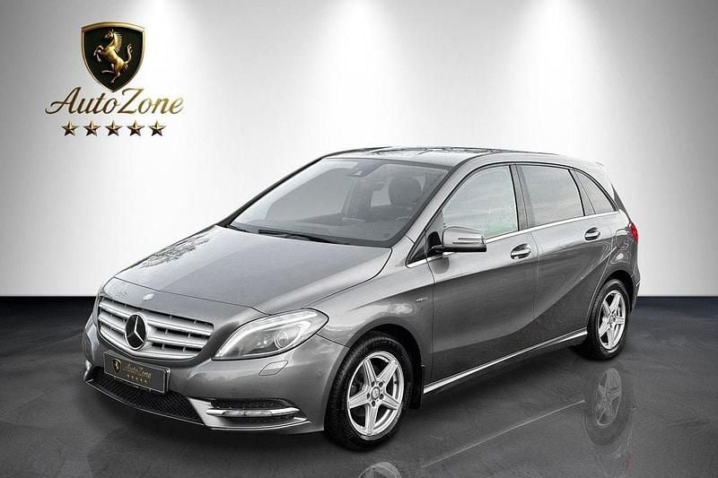 Begagnad 2013 Mercedes B180 Minibuss | 99 900 kr (Marknadspris) - Bild 1/4