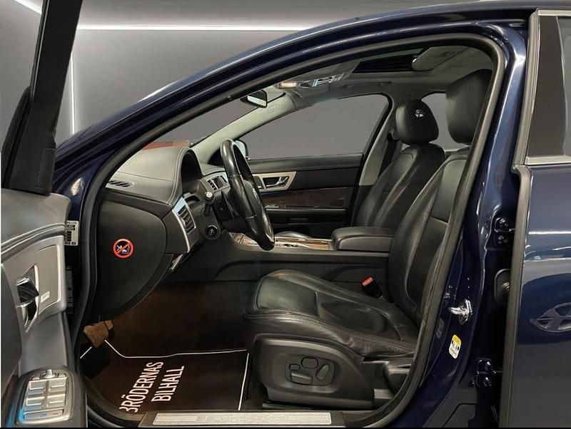 Begagnad Jaguar XF S 275 HK (202 kW) 2009 Blå Sedan