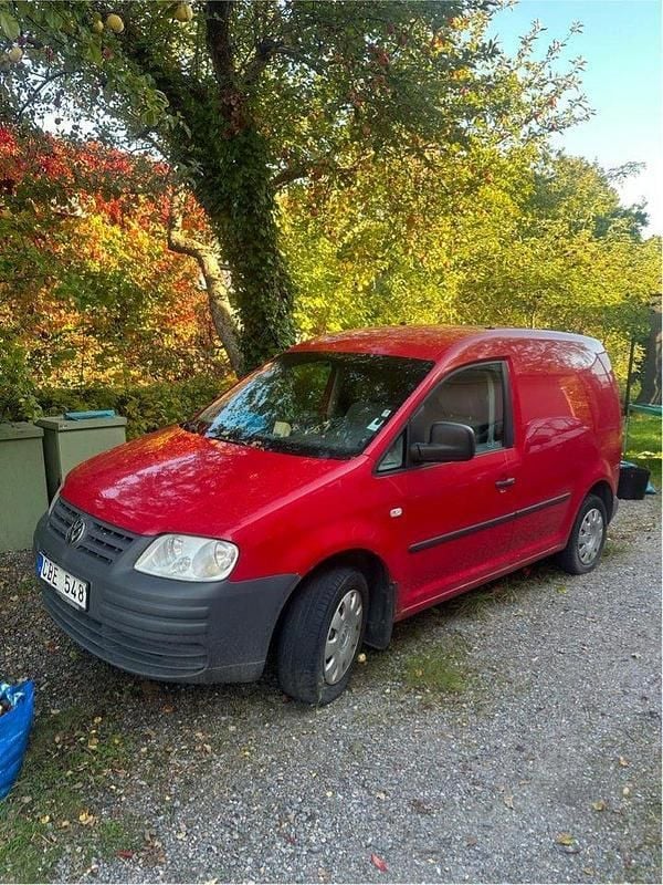 Röd Begagnad 2007 VW Caddy Minibuss | 15 000 kr (Superpris) - Bild 1/4