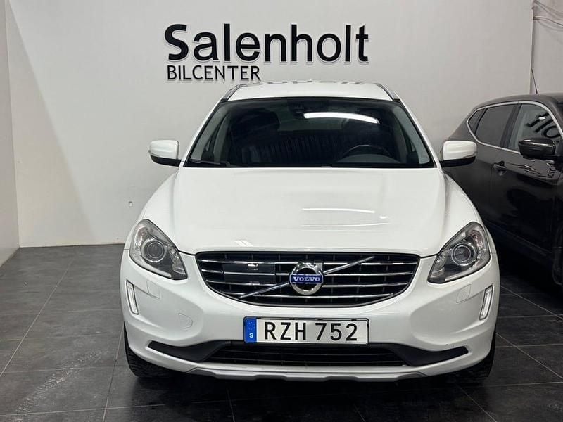 Begagnad Volvo XC60 Standard 190 HK (139 kW) 2016 Vit SUV
