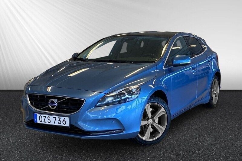 Blå Begagnad 2016 Volvo V40 Business Edition Kombi | 149 900 kr (Marknadspris) - Bild 1/4