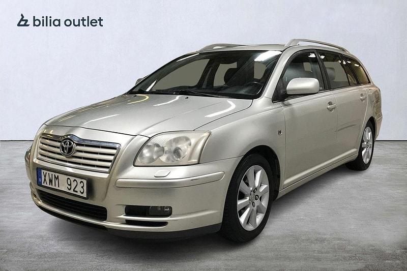 Silver Begagnad 2006 Toyota Avensis Kombi | 19 900 kr (Bra pris) - Bild 1/3