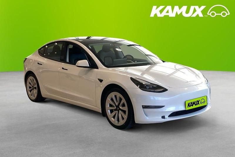 Vit Begagnad 2021 Tesla Model 3 Long Range AWD Sedan | 299 700 kr (Marknadspris) - Bild 1/4