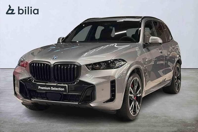 Grå Begagnad 2026 BMW X5 SUV | 1 099 900 kr - Bild 1/1