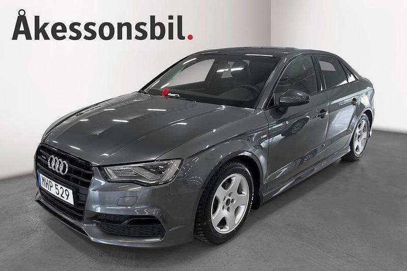 Grå Begagnad 2015 Audi A3 S-Line Sedan | 159 000 kr (Lite dyr) - Bild 1/4