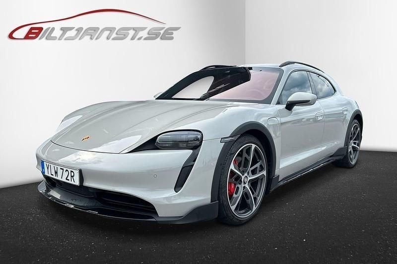 Grå Begagnad 2022 Porsche Taycan 4S Cross Turismo Sedan | 849 000 kr (Marknadspris) - Bild 1/4