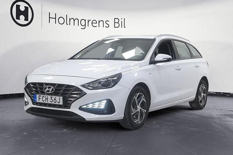 Atlas white Begagnad 2023 Hyundai i30 Essential Kombi | 204 900 kr (Marknadspris) - Bild 1/4