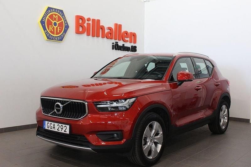 Röd Begagnad 2018 Volvo XC40 Momentum SUV | 299 900 kr (Bra pris) - Bild 1/4