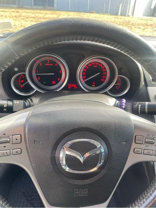 Svart Begagnad 2009 Mazda 6 Sedan | 35 000 kr (Marknadspris) - Bild 1/4