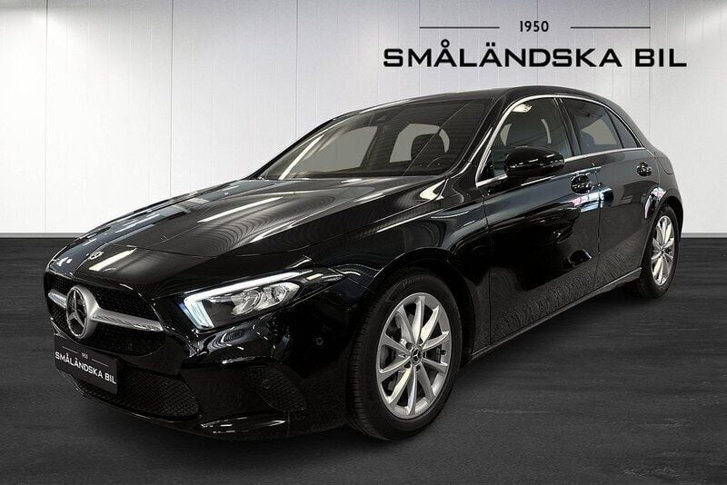 Svart Begagnad 2019 Mercedes A200 Halvkombi | 279 000 kr (Marknadspris) - Bild 1/4