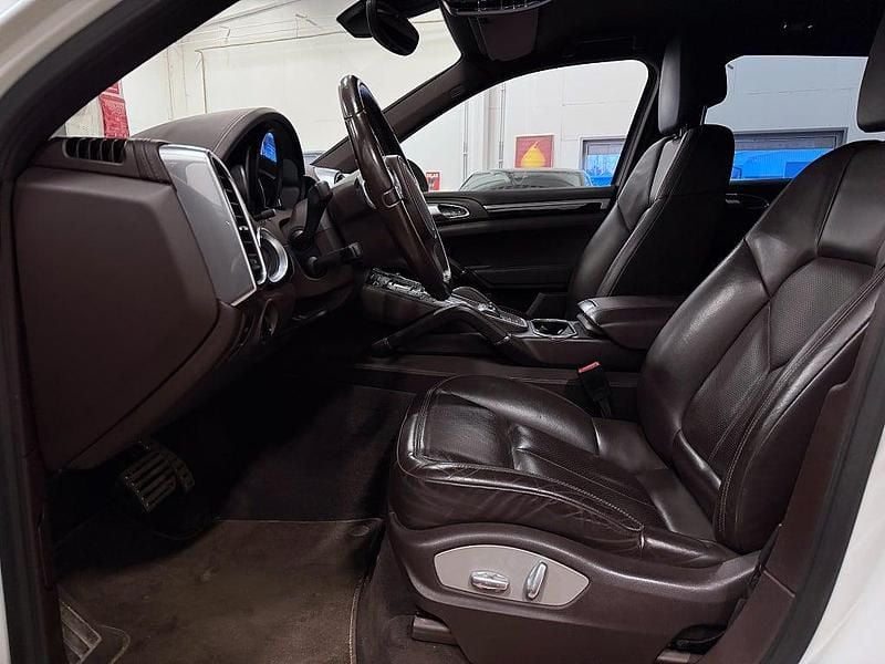 Begagnad Porsche Cayenne S 382 HK (280 kW) 2013 Vit SUV