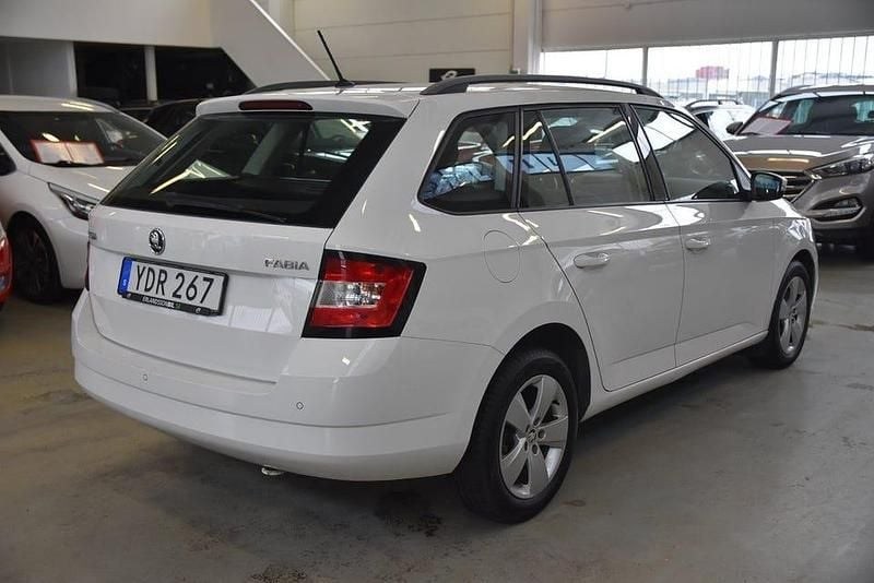 Begagnad Skoda Fabia Style 110 HK (80 kW) 2016 Vit Kombi