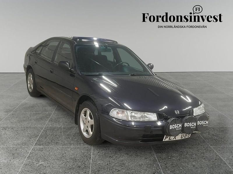 Blå Begagnad 1994 Honda Accord Sedan | 29 900 kr - Bild 1/4