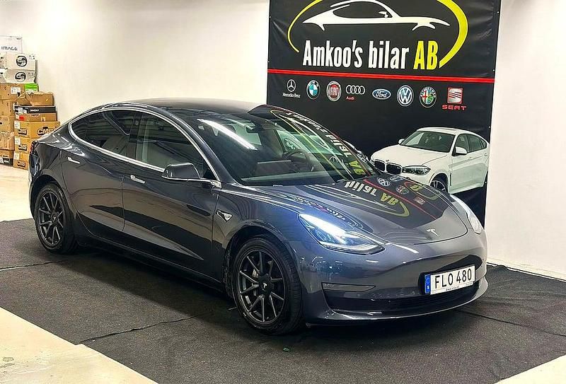 Begagnad Tesla Model 3 Long Range AWD 339 kW (462 HK) 2019 Grå Sedan