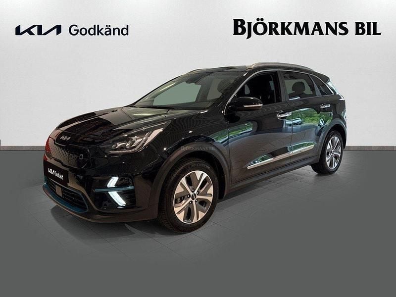 Svart (/abp/ aurora black) Begagnad 2022 Kia e-Niro Advance SUV | 289 000 kr (Marknadspris) - Bild 1/4