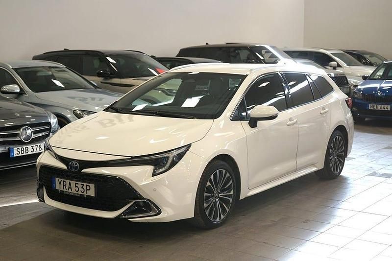 Begagnad Toyota Corolla 140 HK (102 kW) 2024 Vit Kombi