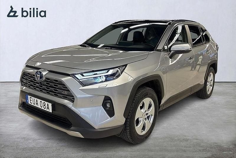 Silver Begagnad 2025 Toyota RAV4 Hybrid Executive SUV | 509 900 kr (Marknadspris) - Bild 1/3