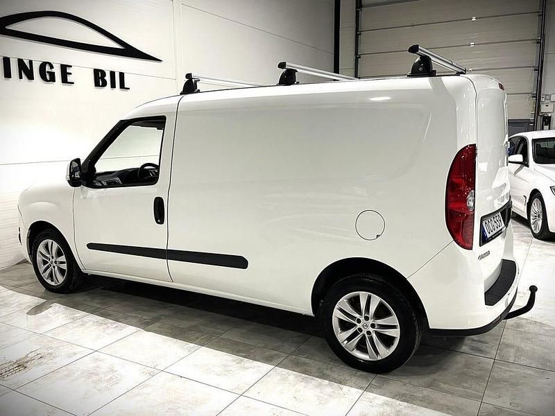 Begagnad Opel Combo 95 HK (69 kW) 2018 Vit Minibuss