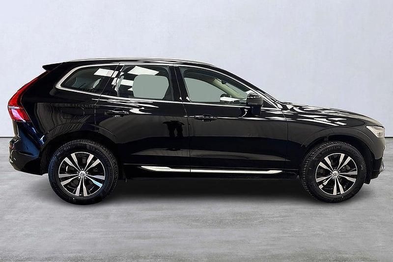 Begagnad Volvo XC60 Core 355 HK (261 kW) 2022 Svart SUV