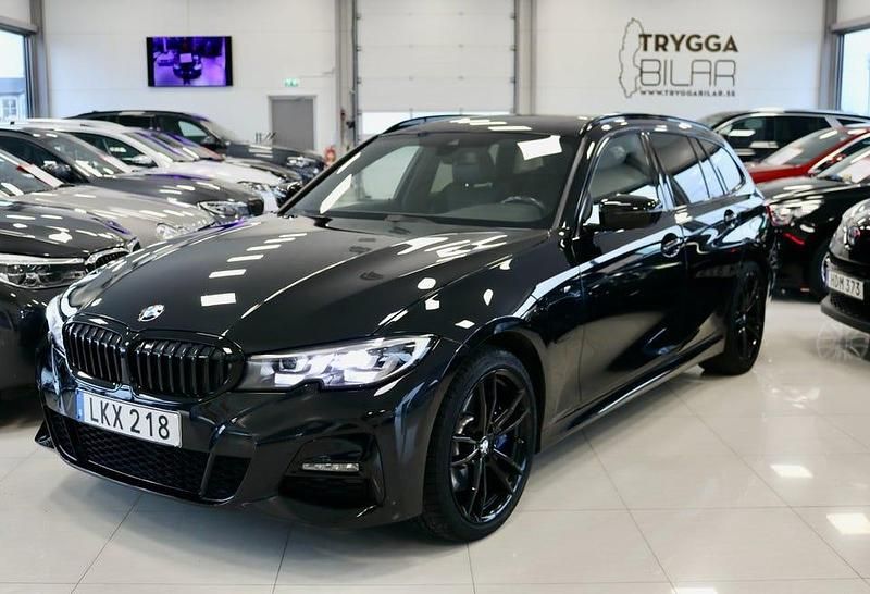 Svart Begagnad 2021 BMW 330 M Sport Kombi | 339 000 kr - Bild 1/4